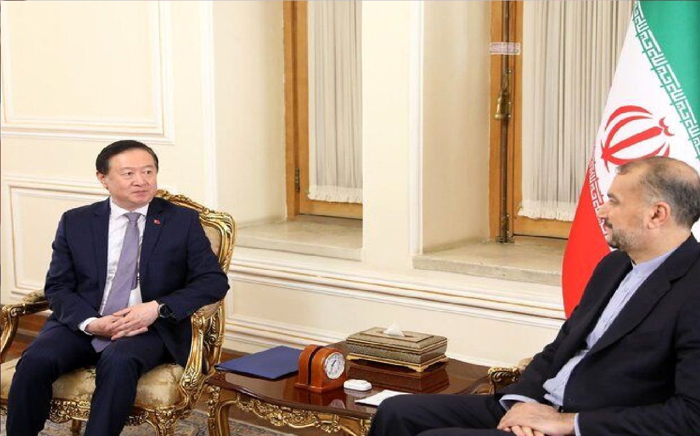 دیدار خداحافظی سفیر چین با امیر عبداللهیان پس از پایان ماموریتش در تهران