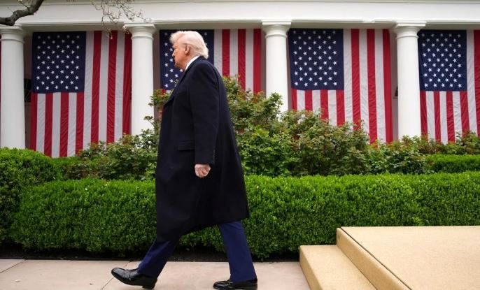 دو اشتباه استراتژیک ترامپ در جنگ با ایران | چرا ماشین جنگی آمریکا در مرزهای ایران متوقف شد؟ | ترامپ در تلۀ زمانی خود گرفتار شد