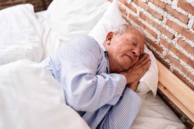 بی خوابی در این افراد به آلزایمر  منجر می‌شود