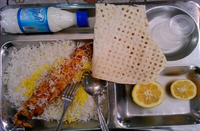 یارانه تغذیه دانشجویی حذف نمی‌شود