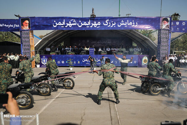 تصاویر جالب رزمایش نیروی انتظامی در بوستان ولایت