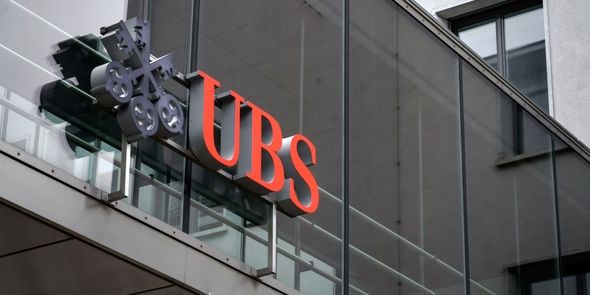 مشتریان ایرانی بانک سوئیسی UBS دارایی‌هایشان را منتقل کنند