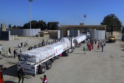 اسرائیل کامیون کمک‌رسان به غزه را منهدم کرد