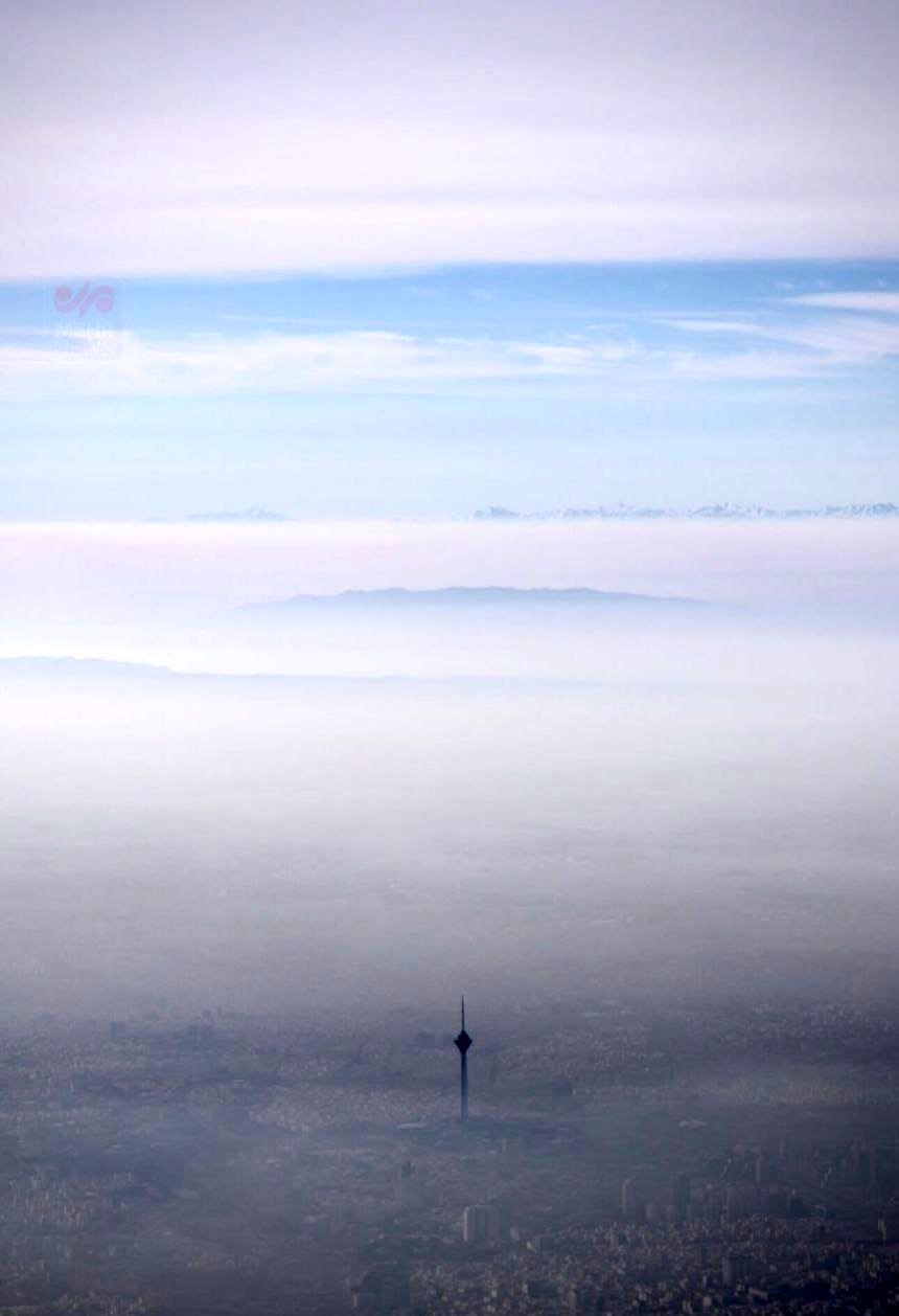  تصویری از آلودگی تهران / برج میلاد غرق در هوای آلوده تصویری از آلودگی تهران / برج میلاد غرق در هوای آلوده 