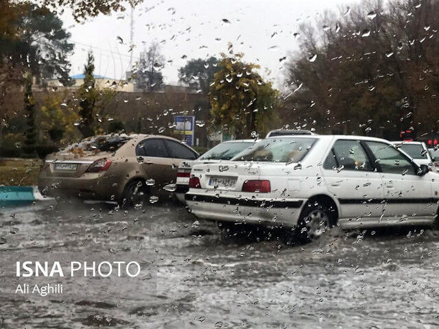 رگبار باران و رعد و برق شدید در راه ۱۳ استان


