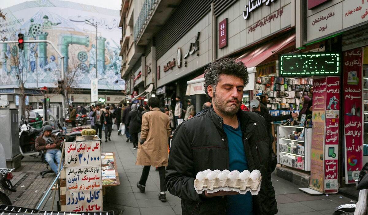 سقوط آزاد قدرت خرید ایرانیان/ حداقل دستمزد چند دلار شد؟