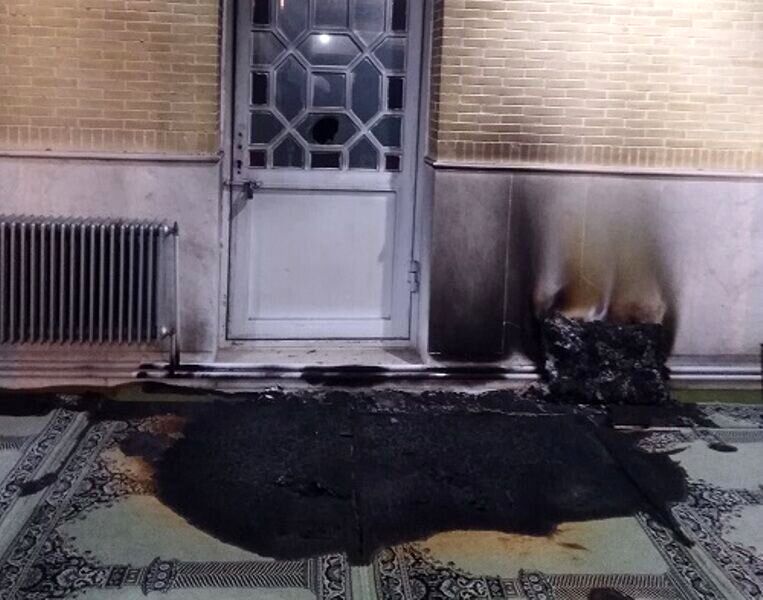 آتش زدن یک مسجد در یزد توسط افراد ناشناس+جزئیات