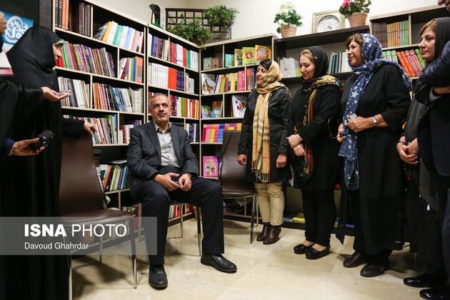 کتابگردی احمد مسجد جامعی