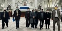 تنهایی احمدی نژاد در حرم امام خمینی/ سید حسن خمینی به استقبال او نرفت+ تصاویر