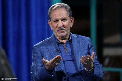 روایت جهانگیری از انتصاب همتی به ریاست بانک مرکزی | ماجرای انتقاد شدید روحانی به آملی لاریجانی در پی برخورد با احمد عراقچی و سیف چه بود؟