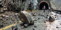 هشدار؛ احتمال ریزش سنگ در جاده چالوس