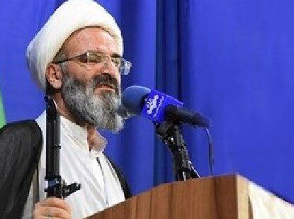 امام جمعه سمنان:«اینکه افرادی برای تماشای آسمان شب به کویر بروند؛ اما اتفاقات دیگری رخ دهد، پذیرفتنی نیست»