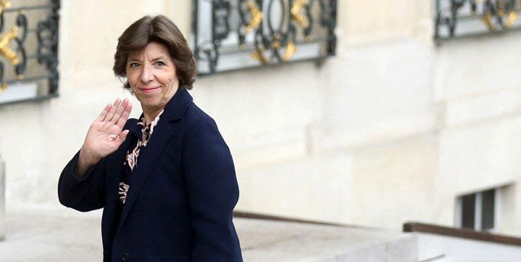 واکنش وزیر خارجه فرانسه به اقدامات نشریه شارلی ابدو علیه ایران