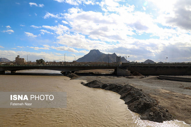 روان شدن مجدد آب در زاینده رود عکس: فاطمه نصر