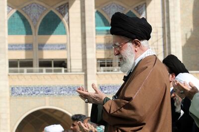 آغاز اقامه نماز عید سعید فطر به امامت رهبر انقلاب+ فیلم