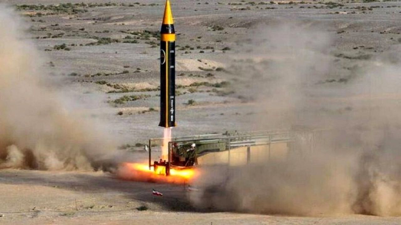 این موشک ایرانی در 10 دقیقه به تل آویو می رسد/ ویژگی موشک بالستیک سجیل را بشناسید