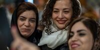تصاویری از شب همدلی هنرمندان در کنار خانواده های آسیب دیده از جنگ