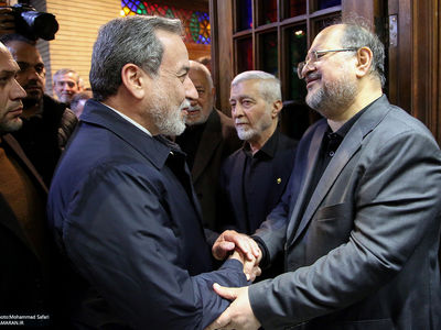 تصاویر| از روحانی، خاتمی و قالیباف تا عراقچی و ظریف در مراسم ترحیم مادر محمد شریعتمداری