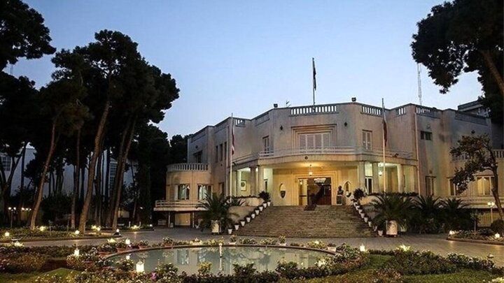 معاون علمی پزشکیان: همه خطوط مربوط به اعضای دولت به‌صورت اتوماتیک سفید شده‌اند / جبلی: من هیچ درخواستی نداشتم، اما متوجه شدم خطم باز است / رئیس جمهور هم سیم کارت سفید دارد؟