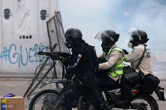 تظاهرات ضد دولتی در خیابان های کاراکاس، پایتخت ونزوئلا وارد چهارمین ماه خود شده است.