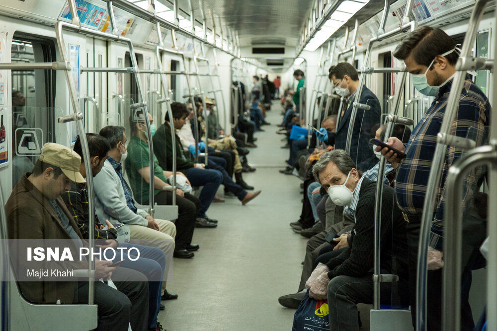 کاهش فاصله‌گذاری اجتماعی در متروی تهران 
