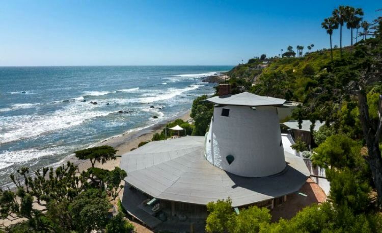 عجیب‌ترین خانه‌های آمریکا را ببینید؛ از خانه بشکه ترشی تا قلعه شرلوک هولمز + تصاویر