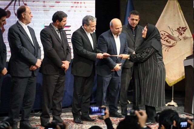 عراقچی: اگر روایت اول را ما نسازیم، دشمن واقعیت را تحریف می‌کند / رسانه، ضلع سوم میدان و دیپلماسی است