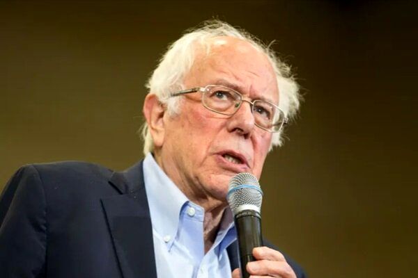 هشدار سناتور آمریکایی درباره اقدام ترامپ برای جنگ با ونزوئلا 