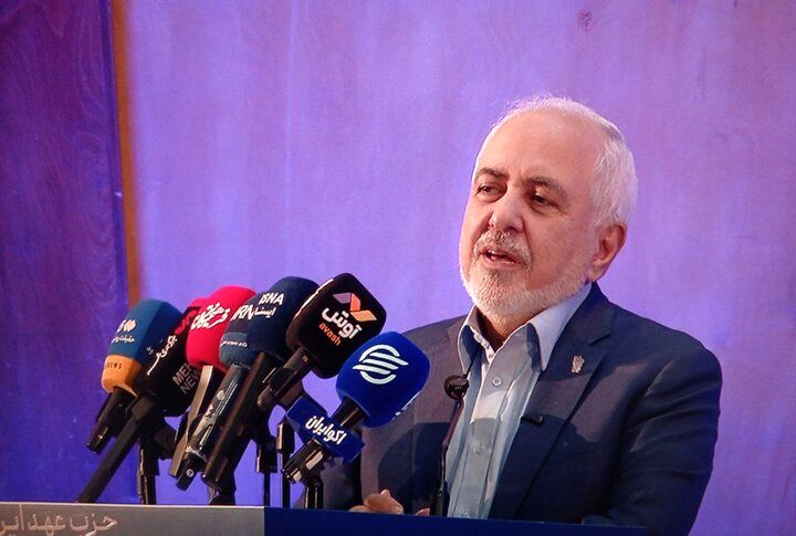 ظریف: ما نمی‌توانیم برای 500 سال آینده، هخامنشی شویم / نباید دوباره مانند جنگ دوم ایران و روس سربازان را به میدان آورد