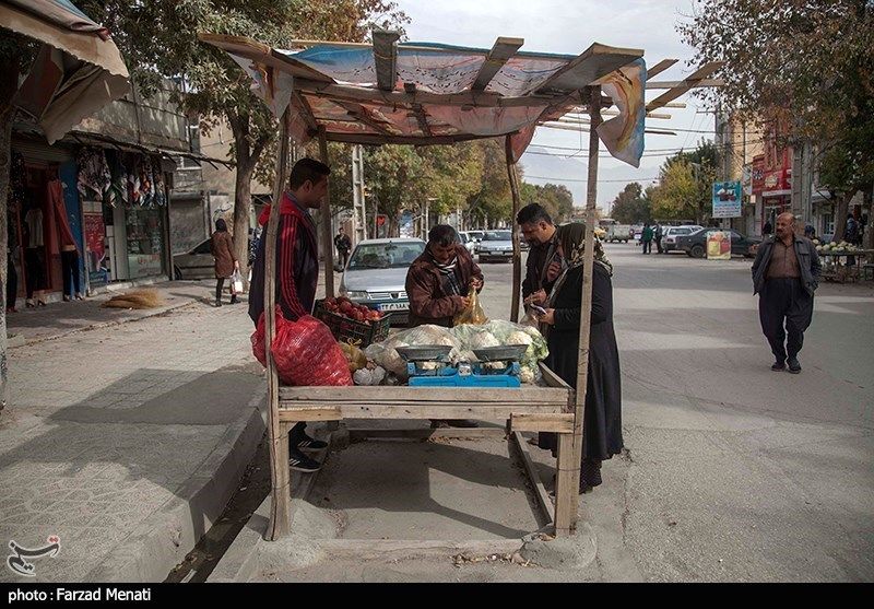 دستفروشی قهرمان جودو جهان در کرمانشاه+ عکس