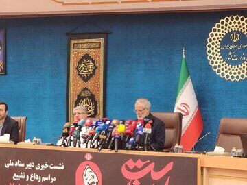 جمعه؛ مراسم رسمی ادای احترام به پیکر رهبر شهید/ چه کسی بر پیکر رهبر شهید انقلاب نماز می خواند؟