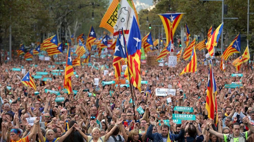  تظاهر کنندگان در بارسلون خواهان آزادی اعضای زندانی دولت کاتالونیا شدند
