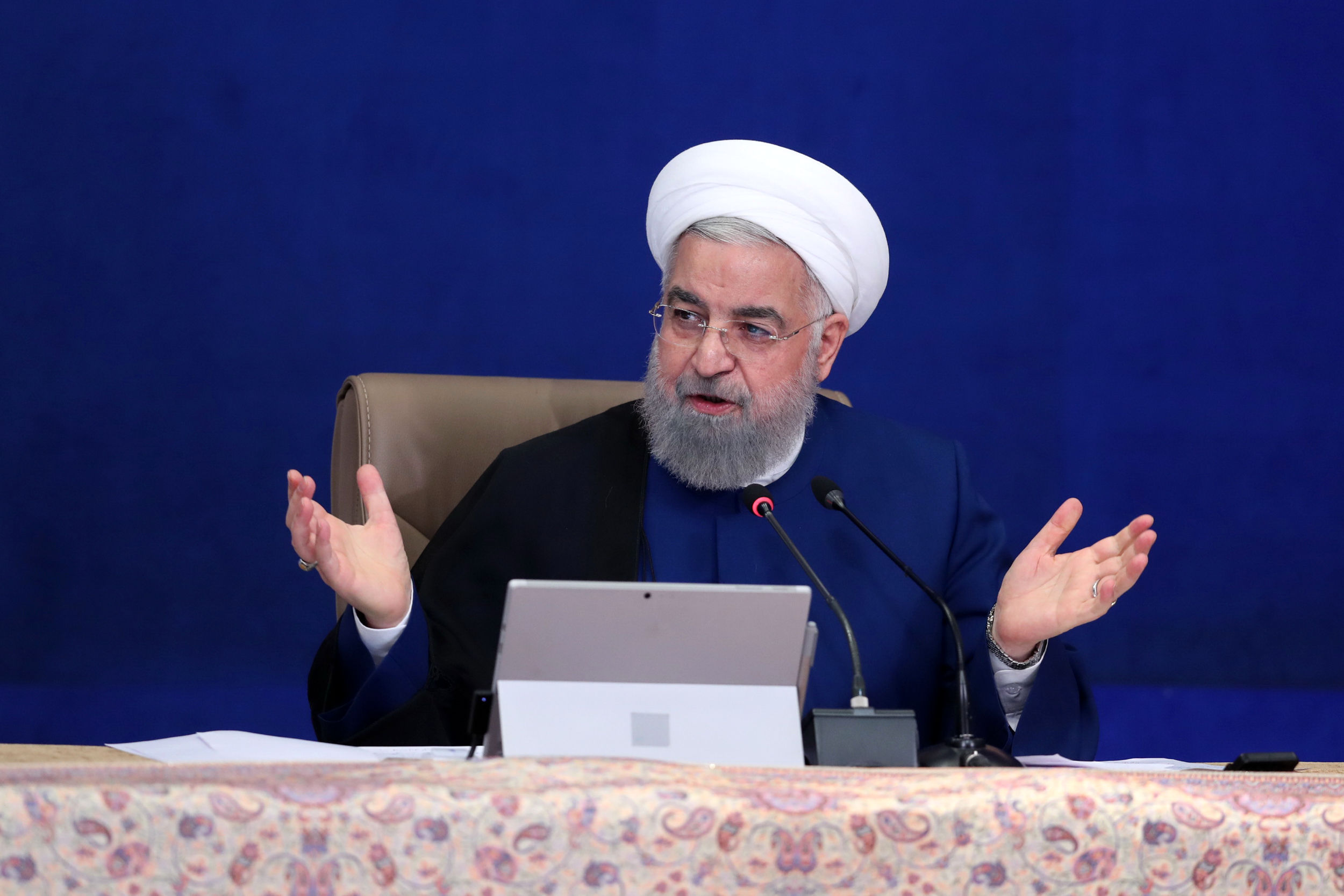 روحانی: مردم نباید همه سرمایه‌شان را وارد بورس کنند
