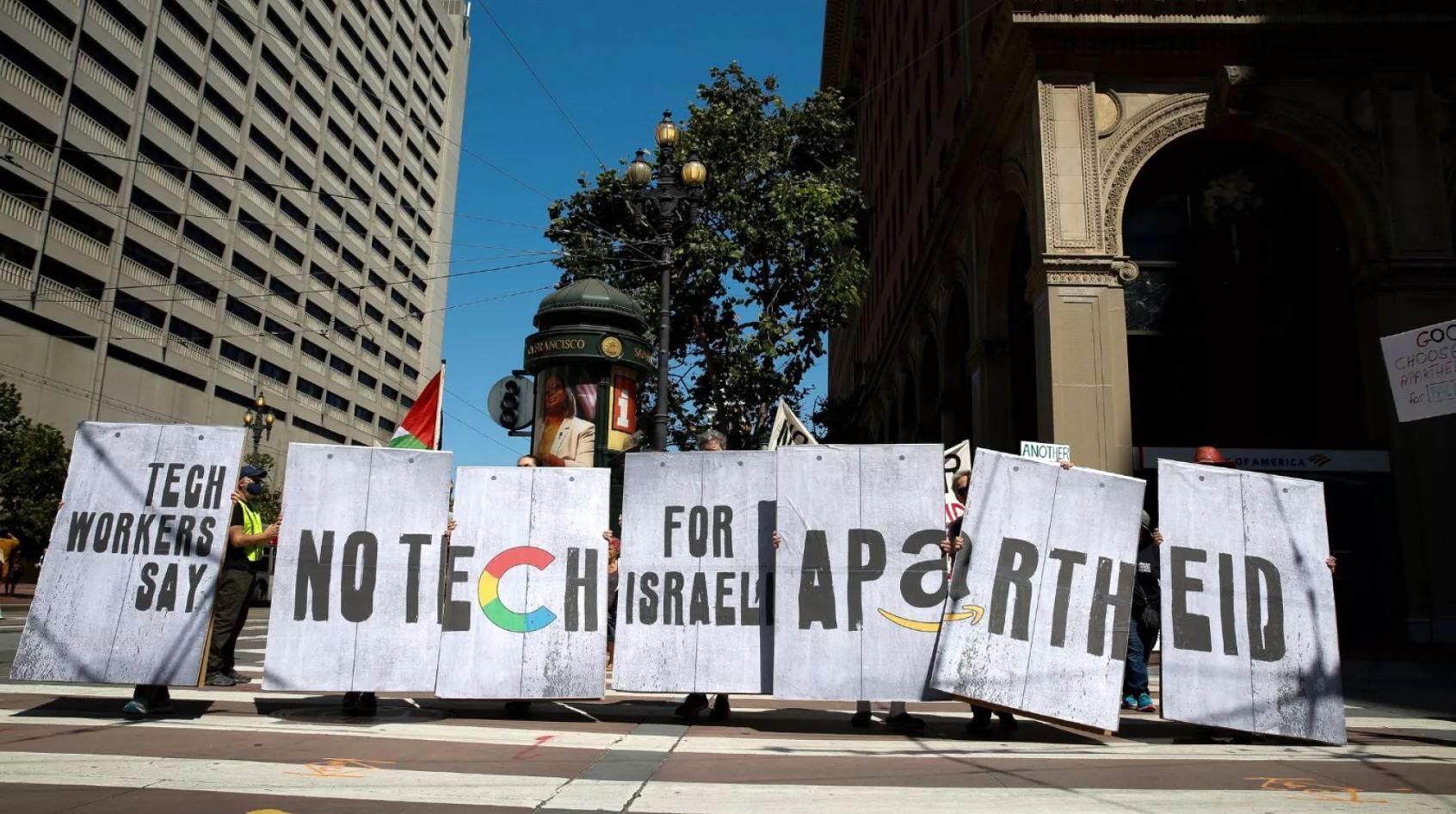 تحصن کارکنان گوگل در اعتراض به همکاری این شرکت با اسرائیل
