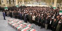 رهبر انقلاب بر پیکر ۷ شهید راه قدس نماز اقامه کردند