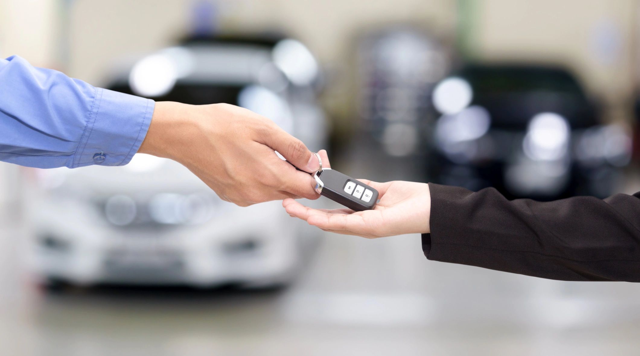 خودرو وارداتی کارکرده بخریم یا خودرو صفر داخلی؟ | مقیسه: خدمات پس از فروش مهم است | دادفر: کیفیت خودرو را نادیده نگیرید