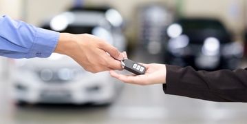 خودرو وارداتی کارکرده بخریم یا خودرو صفر داخلی؟ | مقیسه: خدمات پس از فروش مهم است | دادفر: کیفیت خودرو را نادیده نگیرید