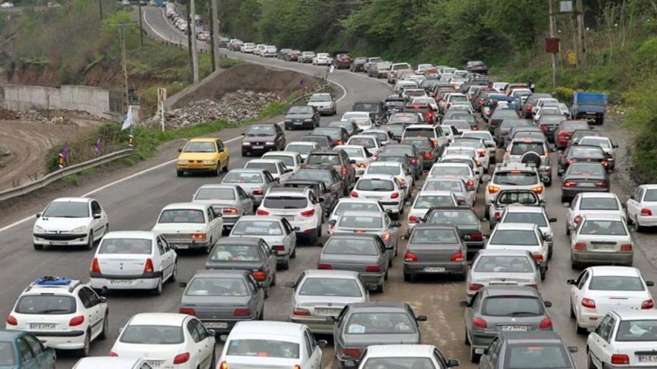 آخرین وضعیت ترافیکی راه‌های البرز/ ترافیک چالوس نیمه سنگین شد