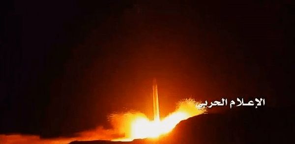 جزئیات جدید از حملات موشکی و پهپادی یمن به عربستان/ پایگاه هوایی «ملک خالد» هدف قرار گرفت