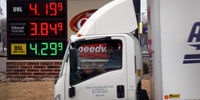  مردم آمریکا میلیون و 200 هزار تومان می دهند یک باک بنزین پر می کنند!