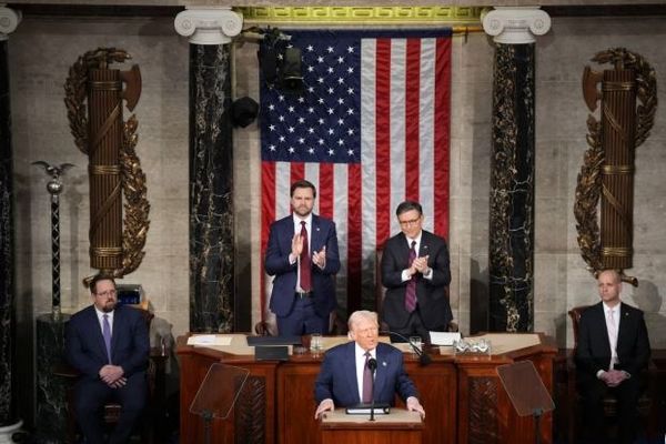 جنگ ایران و آمریکا یک بازی ویدئویی نیست | ریسک‌ هرگونه حمله بالاست | کنگره نگرانِ نقطه پایان هرگونه عملیات نظامی