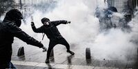 آخرین تیر قانونگذار مخالف طرح «ماکرون» به سنگ  خورد