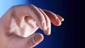 مراقب این نشانه ها در ناخن دست باشید ممکن است گرفتار این سرطان خطرناک شوید 
