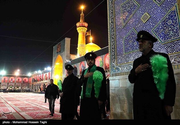 شام غریبان امام رضا (ع) در حرم رضوی