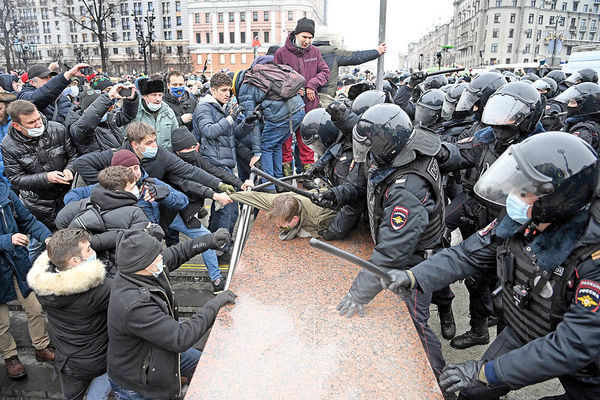 روسیه از سیبری تا مسکو؛ صحنه تظاهرات علیه پوتین