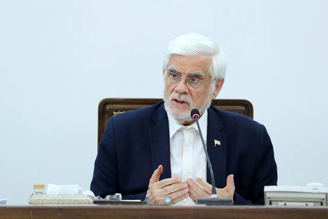 عارف می‌رود یا می‌ماند؟/ پاسخ معاون دفتر عارف: حاشیه‌سازان علیه دولت درکی از منافع ملی ندارند