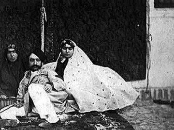 زنان قاجار زیبا بودند؛ شاه عکس‌ها را دستکاری کرد+تصاویر