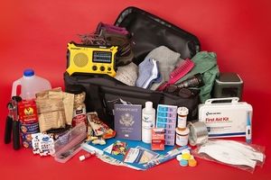 ترس از جنگ در جستجوهای اینترنتی ایرانی‌ها؛  از کوله جنگ تا پاوربانک خورشیدی | تصور روزهای بدون برق و زیرساخت، مردم را به سمت تجهیزات اضطراری کشاند 