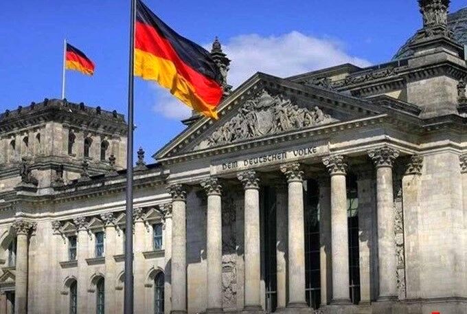 اصرار آلمان بر وفاداری نیروهای امنیتی و ارتش به یک قانون 