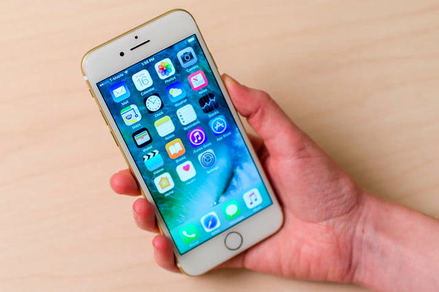 اپل تایید کرد که میکروفون برخی گوشی های ۷ و ۷ پلاس غیر فعال می شود